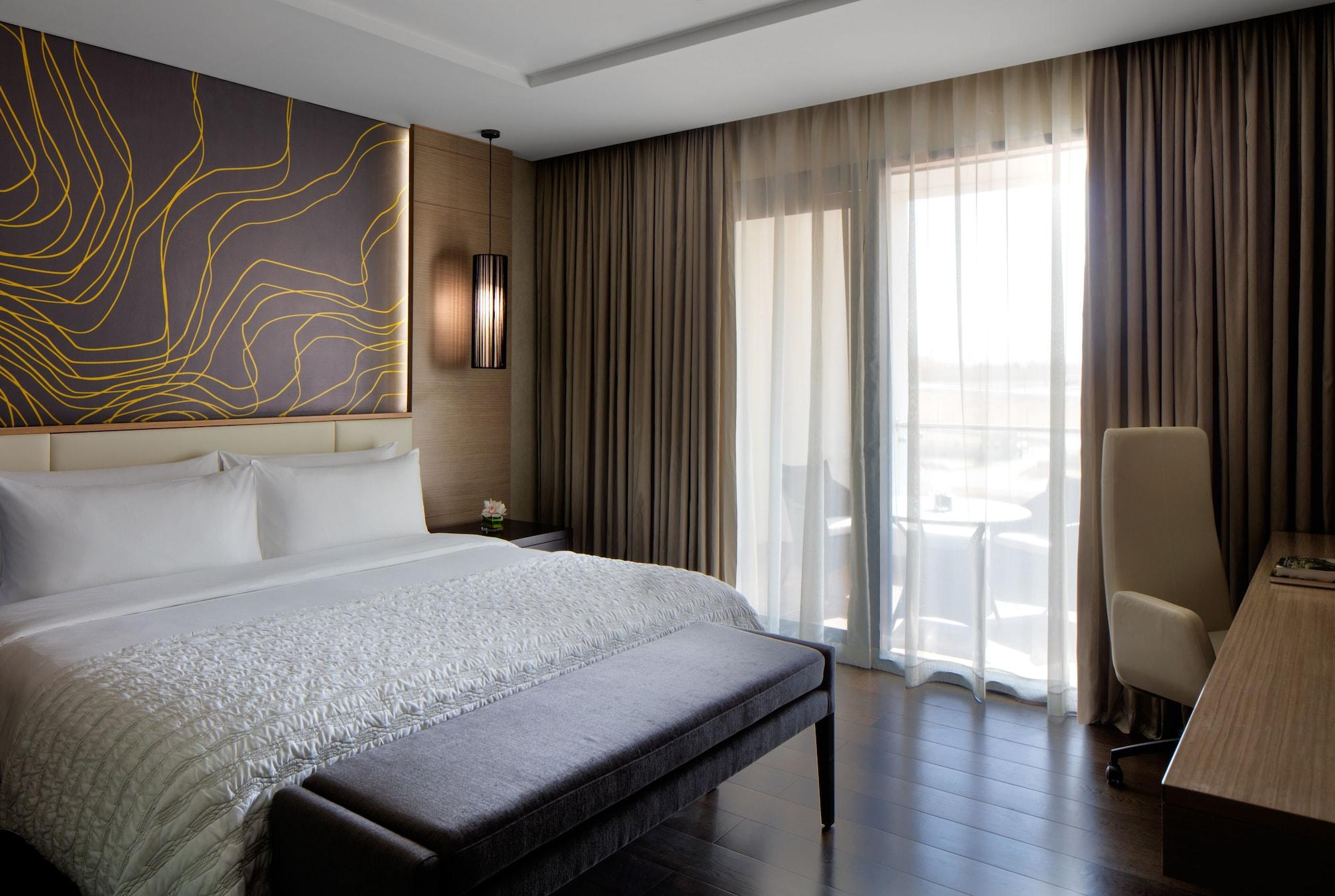 Radisson Collection Muscat, Hormuz Grand Hotel Екстериор снимка A bedroom at the hotel