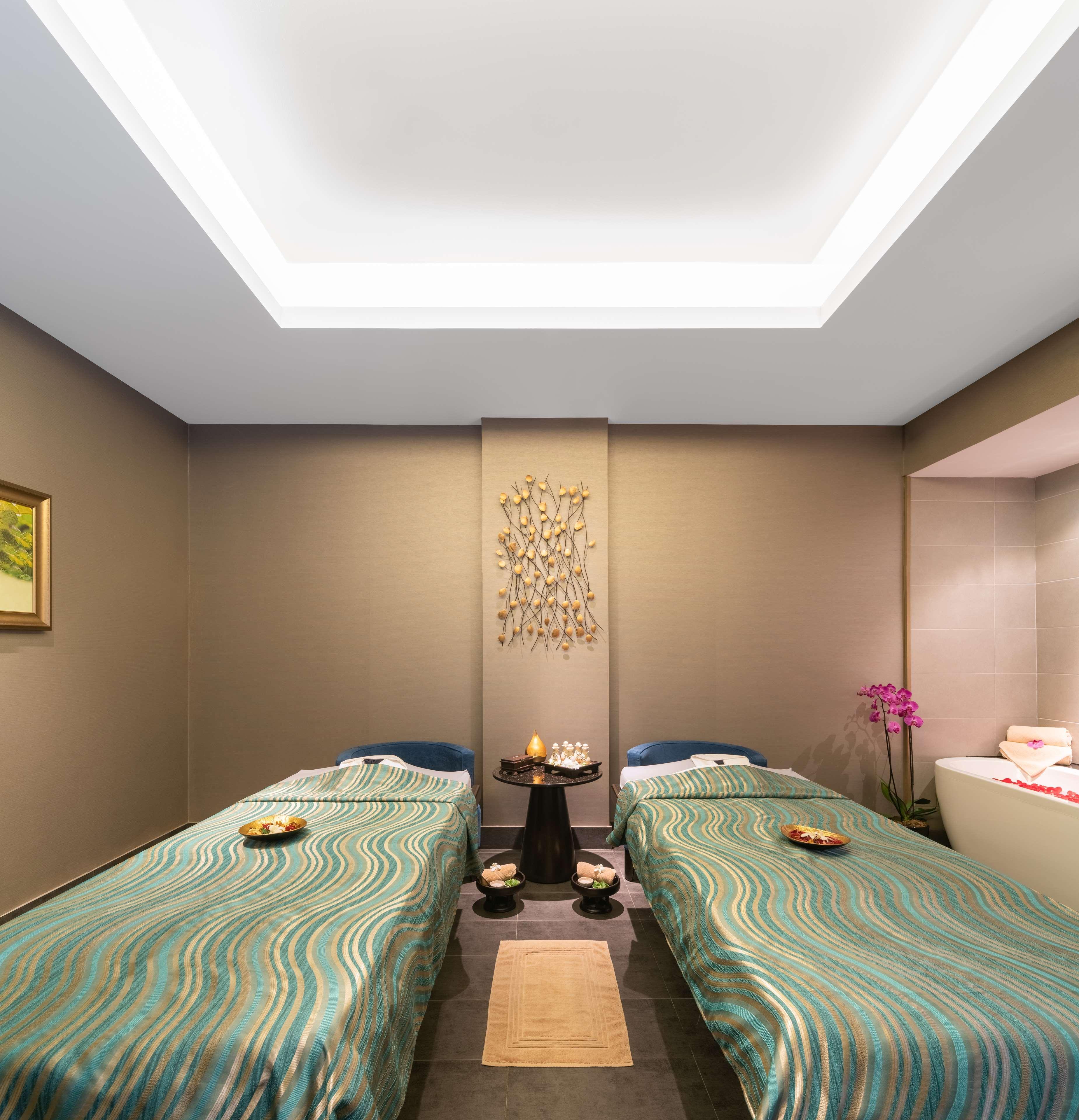 Radisson Collection Muscat, Hormuz Grand Hotel Екстериор снимка Spa at The Oberoi, Mumbai
