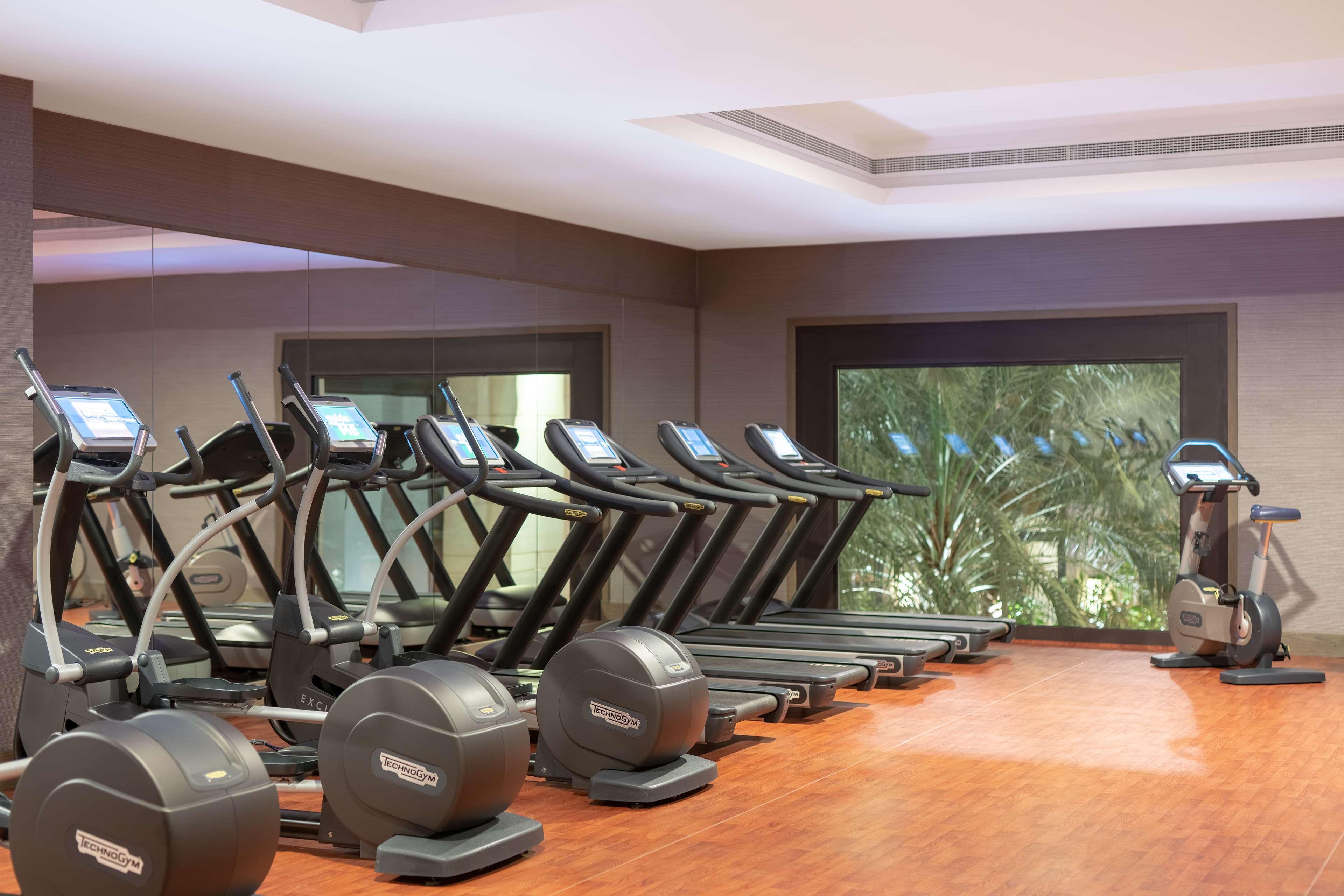 Radisson Collection Muscat, Hormuz Grand Hotel Екстериор снимка The gym at the Taj Bengal