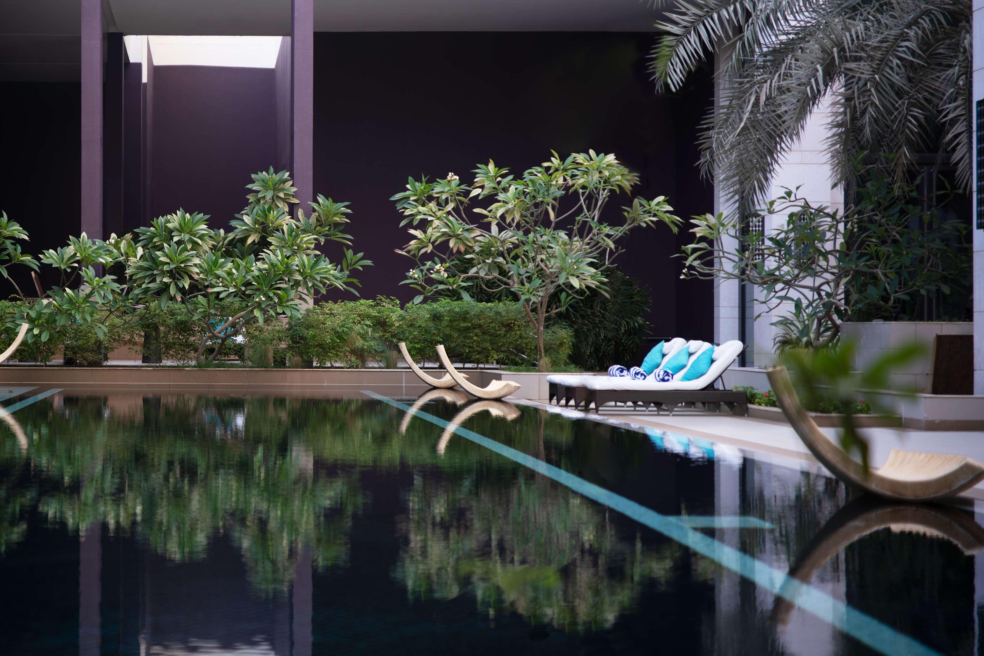 Radisson Collection Muscat, Hormuz Grand Hotel Екстериор снимка The swimming pool at the hotel