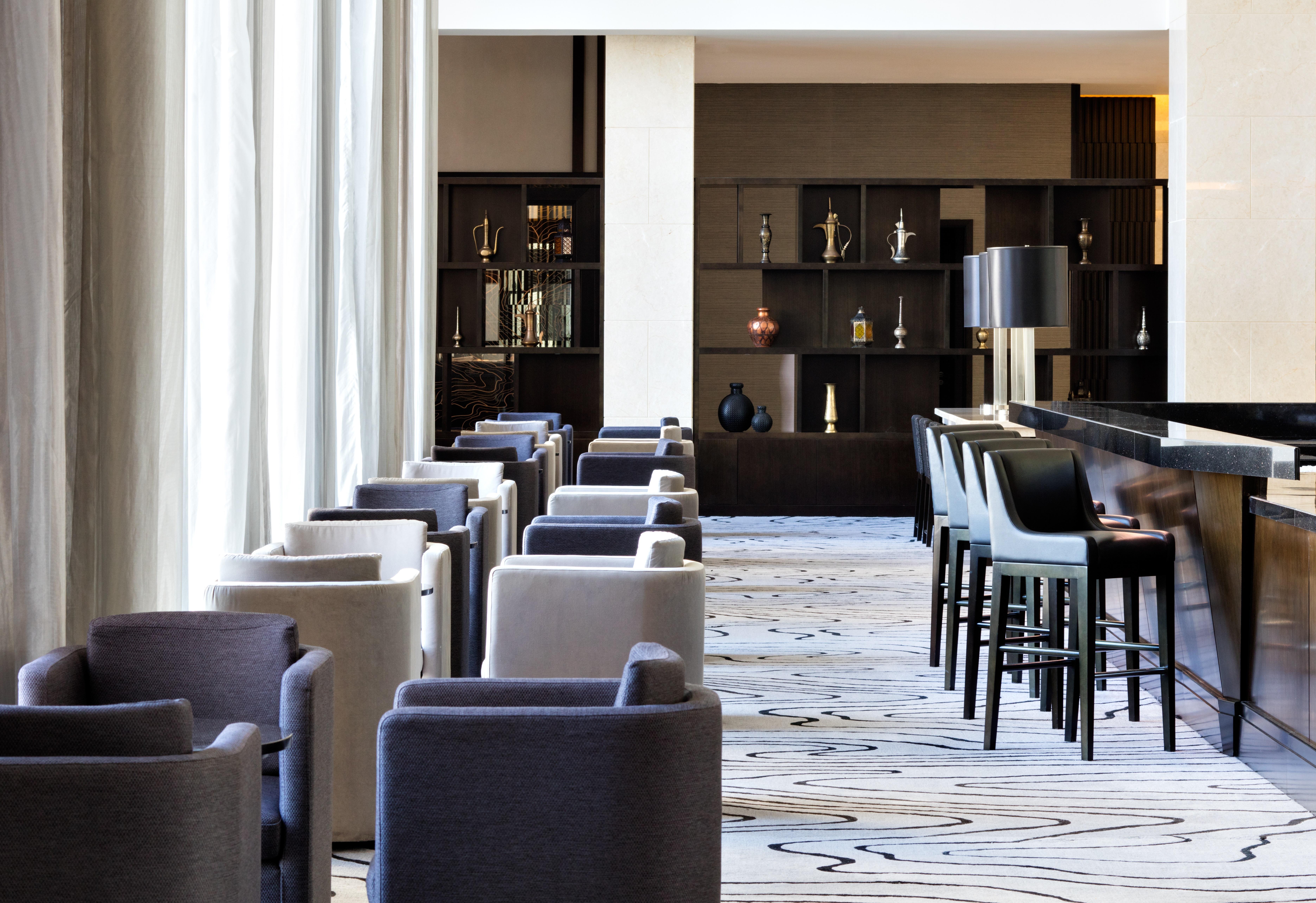 Radisson Collection Muscat, Hormuz Grand Hotel Екстериор снимка The lounge at the airport