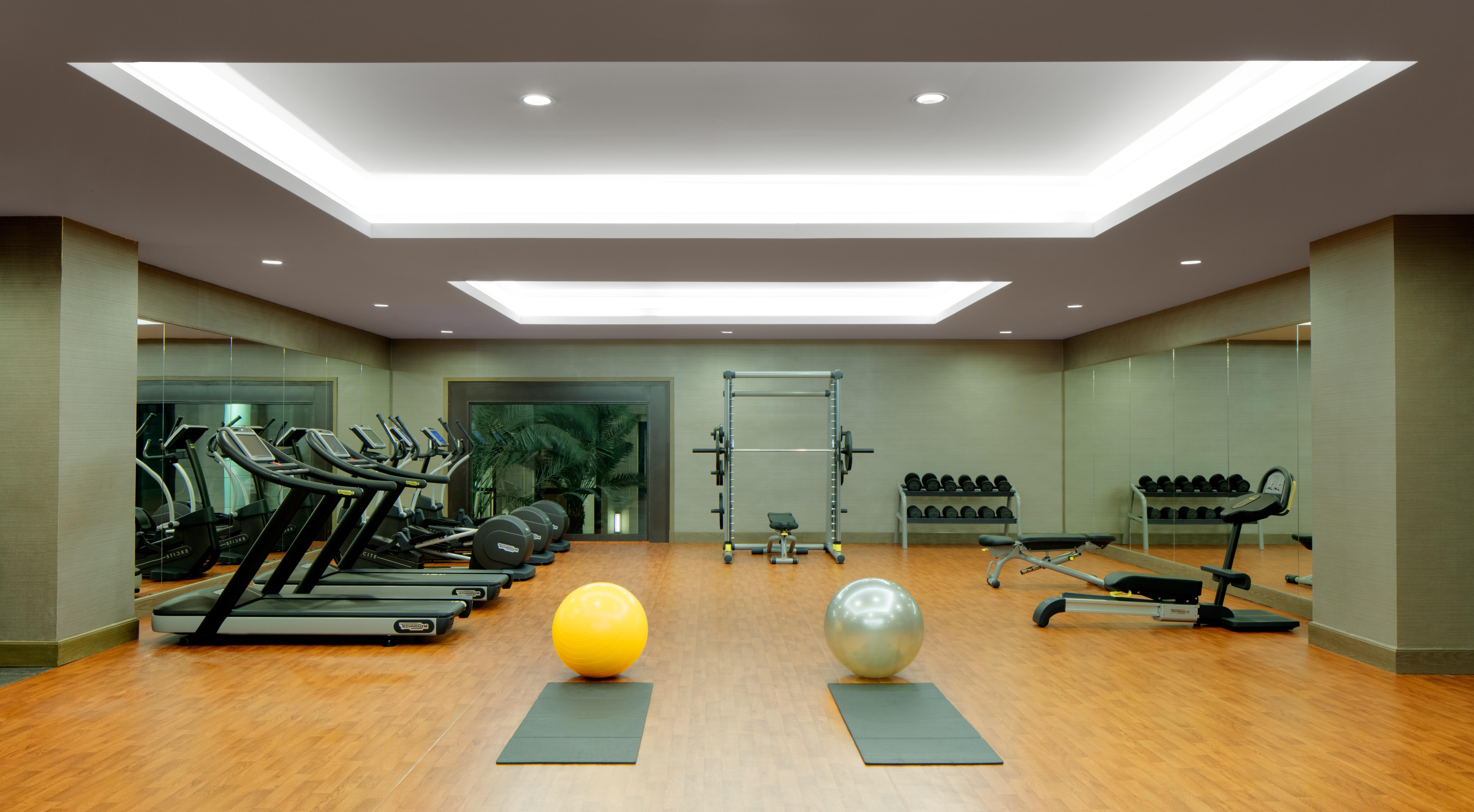 Radisson Collection Muscat, Hormuz Grand Hotel Екстериор снимка The gym at the hotel