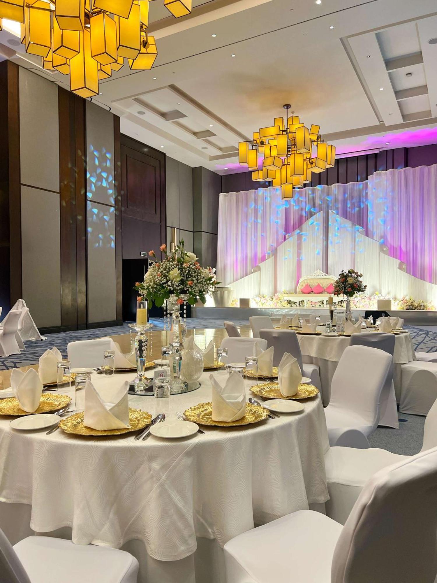 Radisson Collection Muscat, Hormuz Grand Hotel Екстериор снимка Wedding reception at a hotel